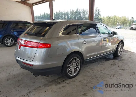 2015 Lincoln Mkt Ecoboost z USA, uszkodzony, nr VIN 2LMHJ5AT6FBL01921